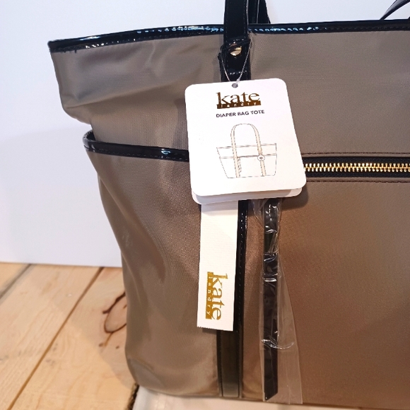 Kate Landry diaper bag tote & removable changing pad - Picture 5 of 15